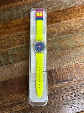 Swatch Accecante Watch. GE255. New in box.